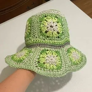 Rare Steve Madden Crochet Floral Paper Straw Granny Square Bucket Hat Green $_12.JPG?set_id=880000500F main image 2